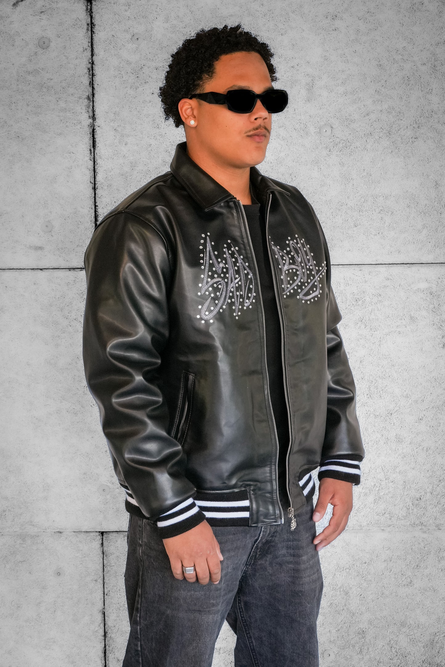 BLACK LEATHER JACKET
