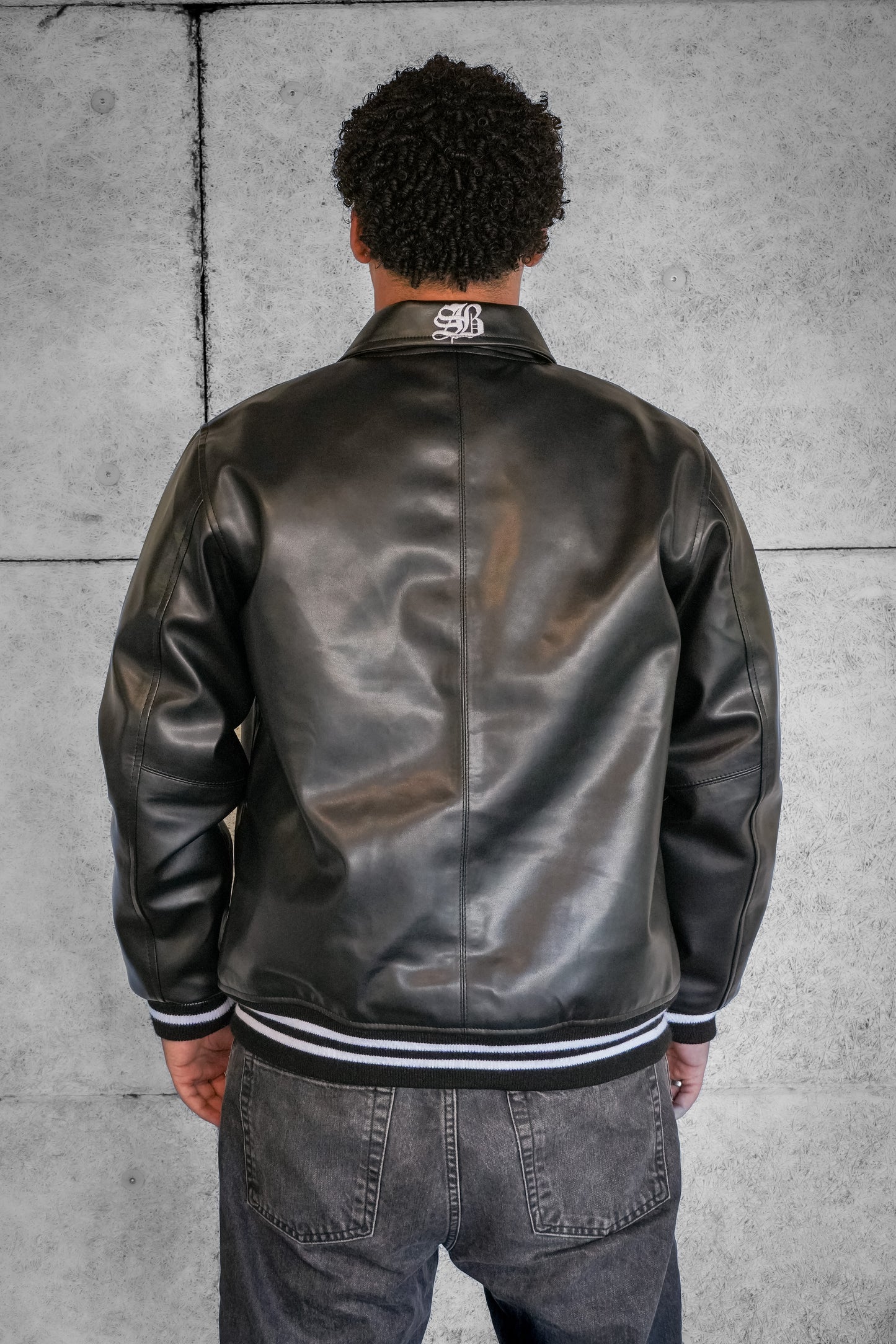 BLACK LEATHER JACKET