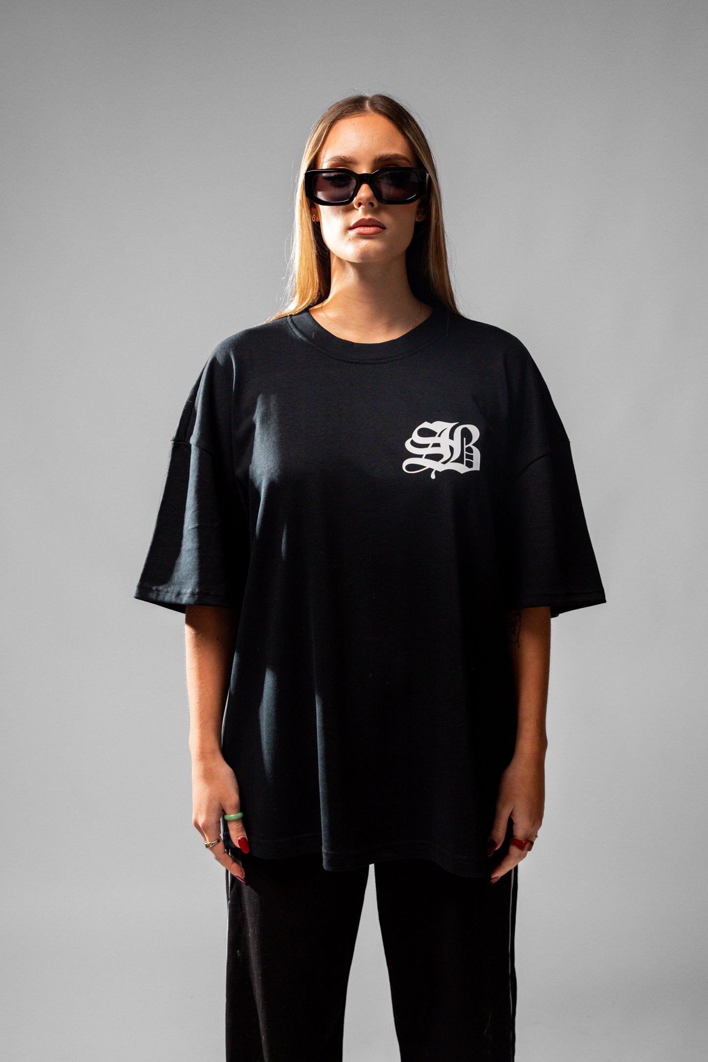 BLACK OVERSIZE T-SHIRT