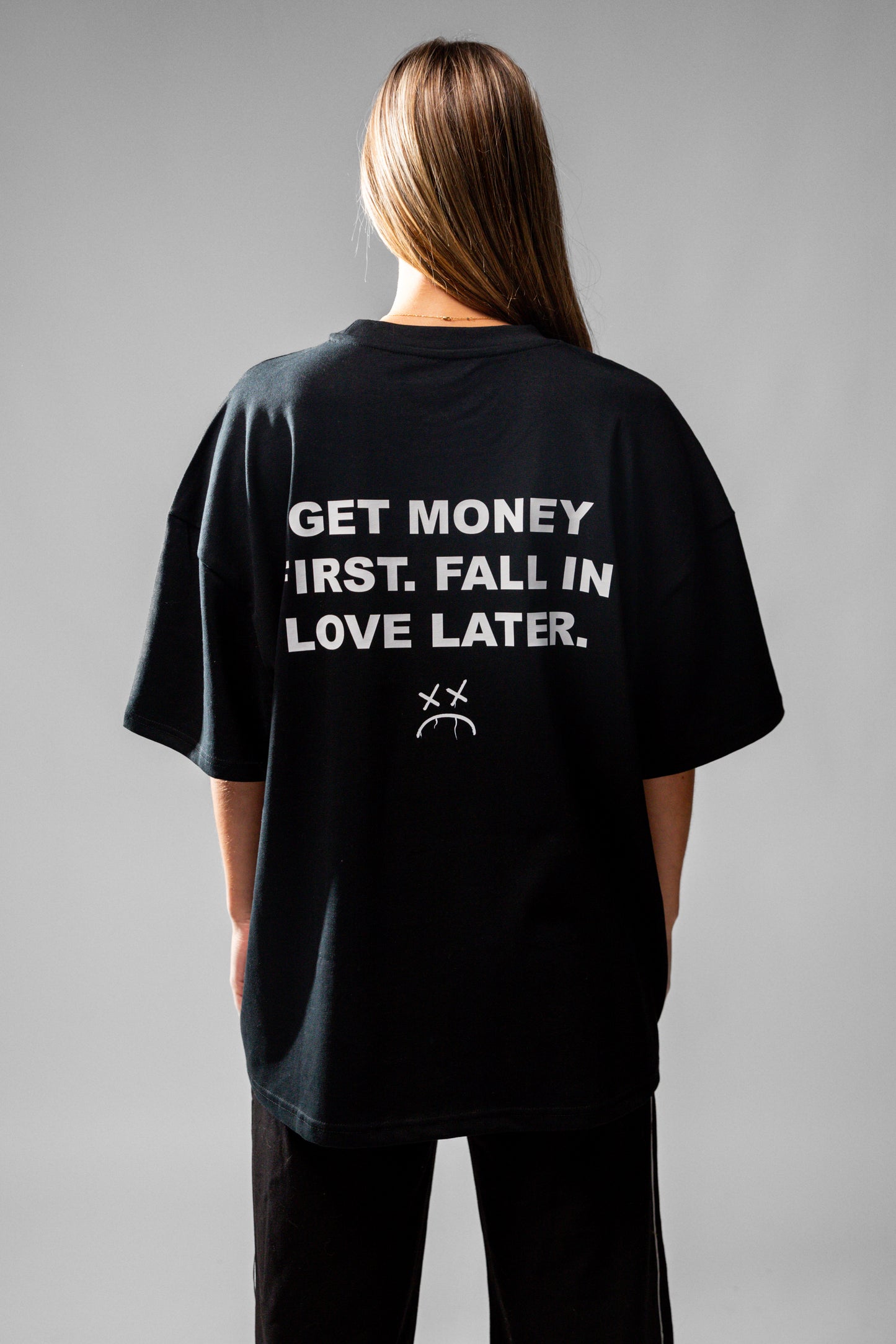 BLACK OVERSIZE T-SHIRT