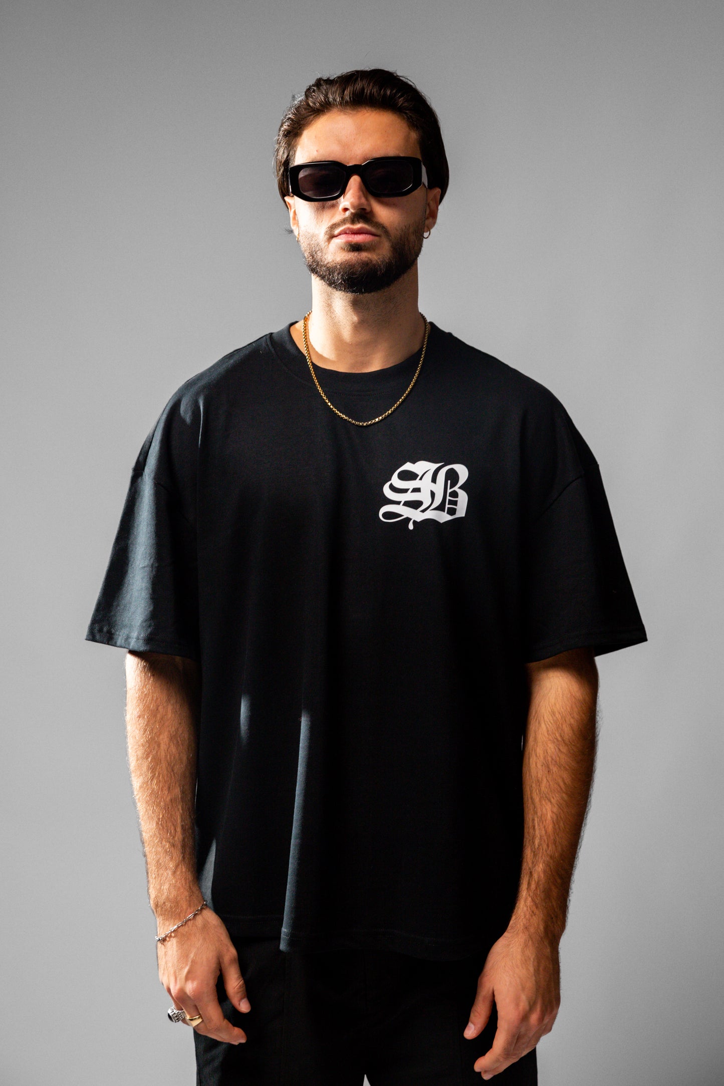 BLACK OVERSIZE T-SHIRT